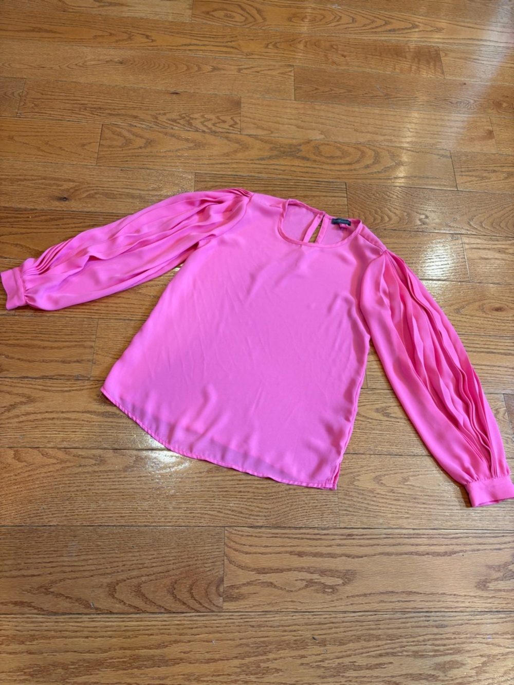 Vince Camuto Barbie Pink Blouse NWT XXS Chiffon Keyhole Top Feminine Chic